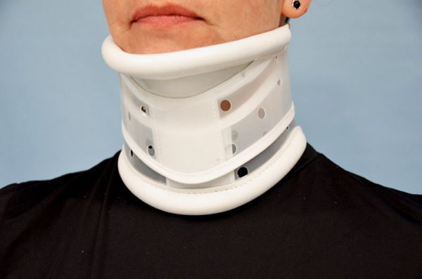 03040 - Collarín mentón (4 tallas)