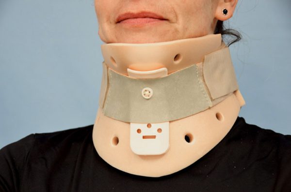 03050 - Collarín Philadelphia sin traqueotomía (3 tallas)